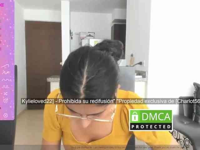 kylieloved22 webcam