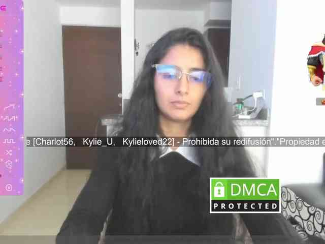 kylieloved22 webcam
