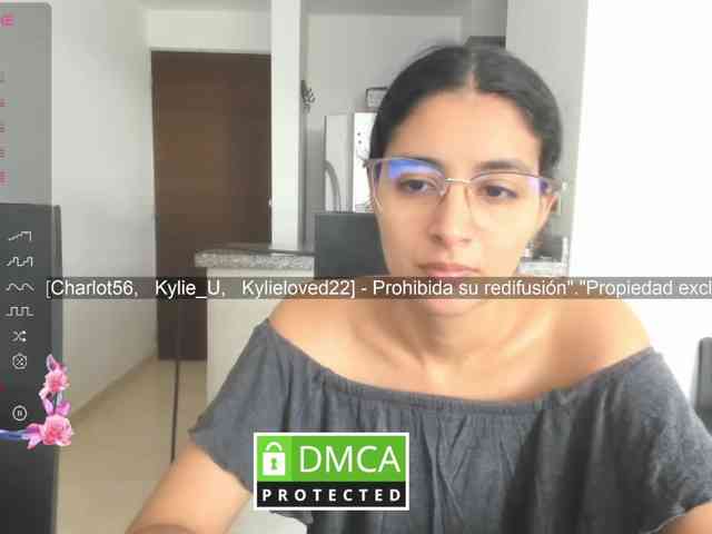 kylieloved22 webcam