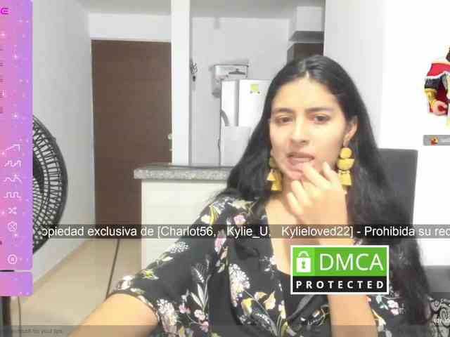 kylieloved22 webcam