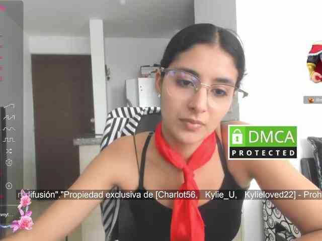 kylieloved22 webcam