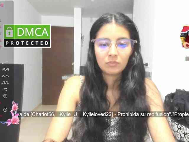 kylieloved22 webcam