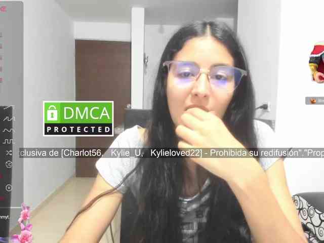 kylieloved22 webcam