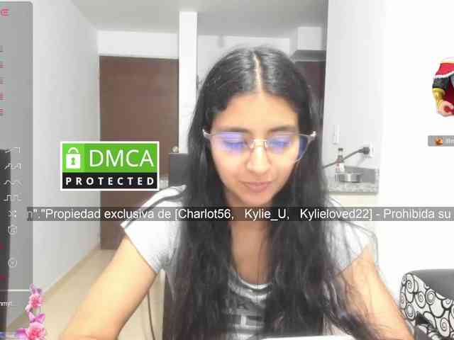 kylieloved22 webcam
