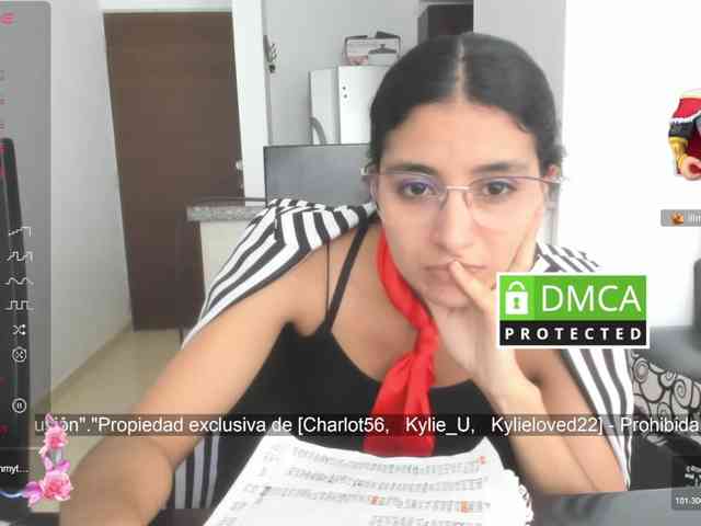 kylieloved22 webcam
