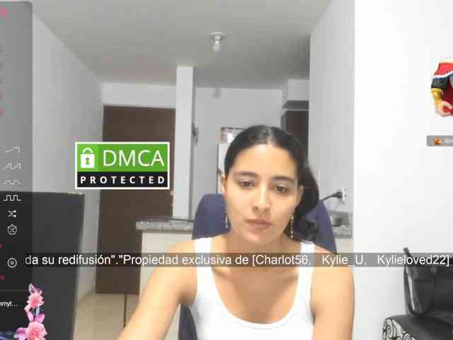 kylieloved22 webcam