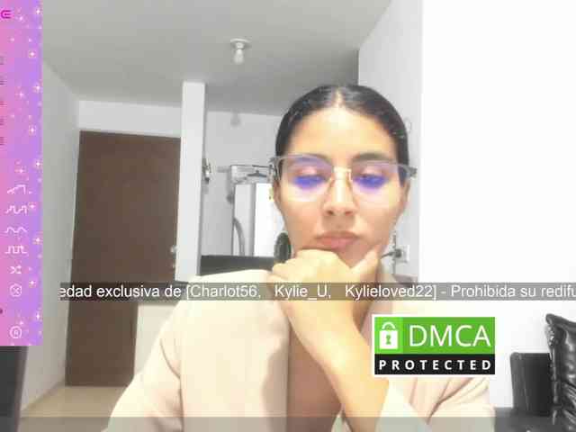 kylieloved22 webcam