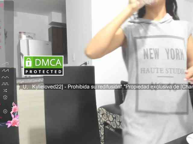 kylieloved22 webcam