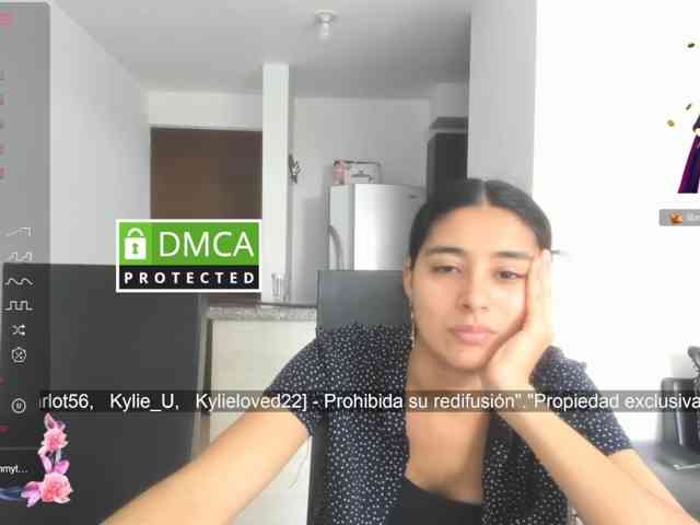 kylieloved22 webcam