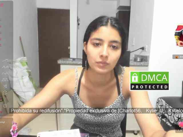 kylieloved22 webcam