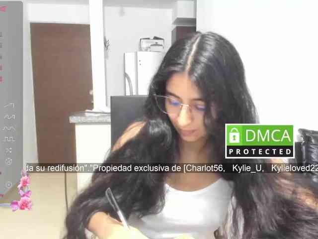kylieloved22 kylieloved22