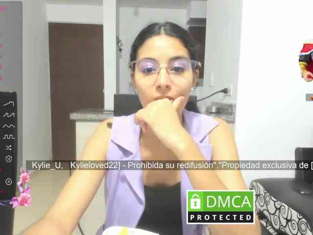 kylieloved22 webcam