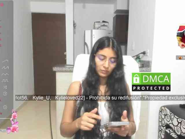 kylieloved22 webcam