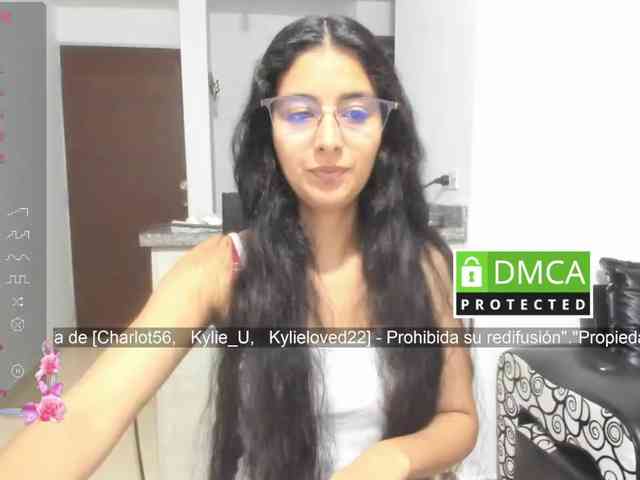 kylieloved22 webcam