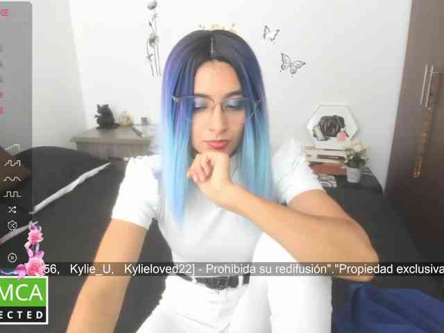 kylieloved22 kylieloved22