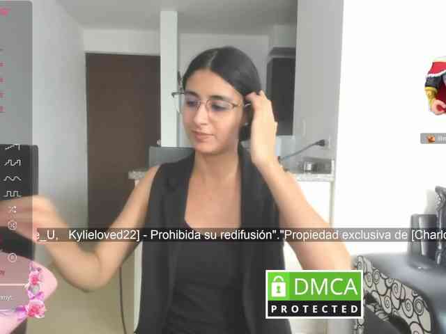 kylieloved22 webcam