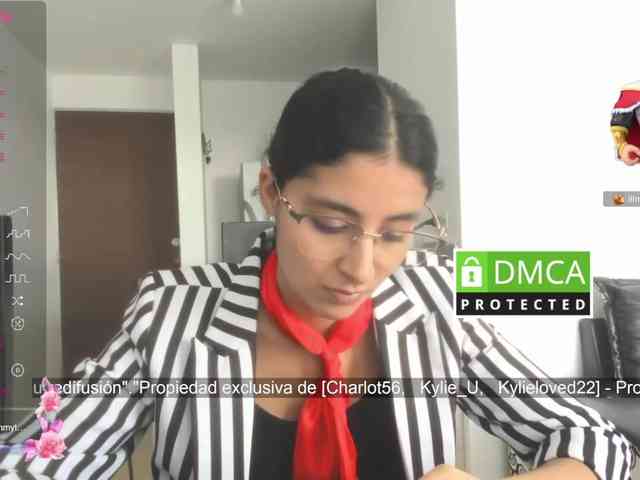 kylieloved22 webcam