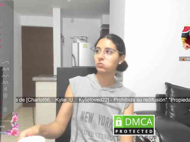 kylieloved22 webcam