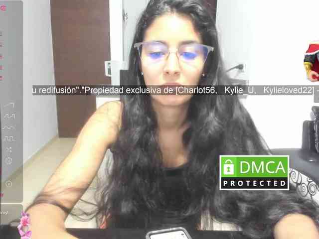 kylieloved22 webcam