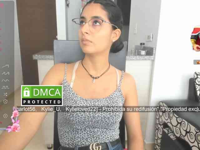 kylieloved22 webcam