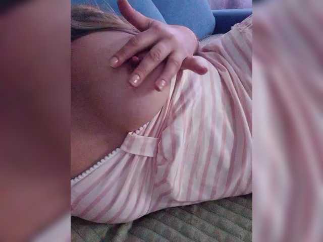 Lizzy2002 live cam on BongaCams