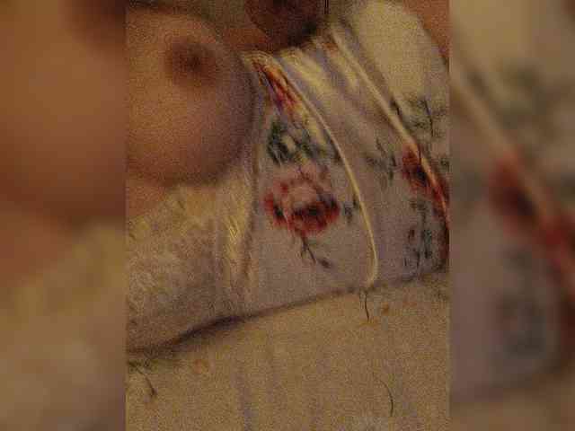LIZISAHAROK webcam