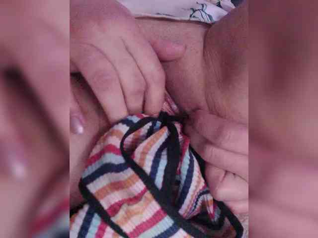 LIZISAHAROK webcam