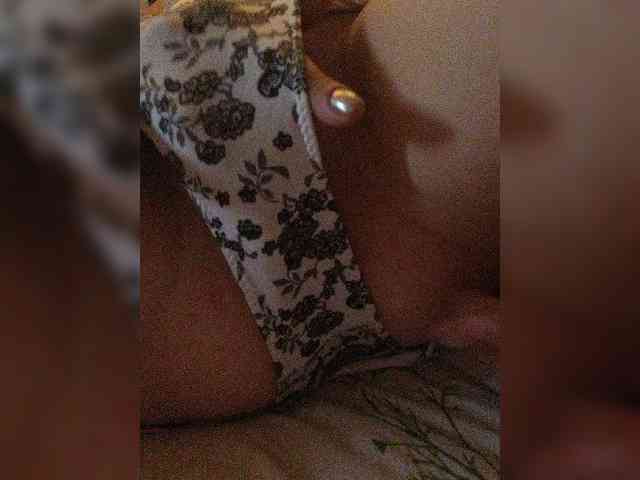 LIZISAHAROK webcam