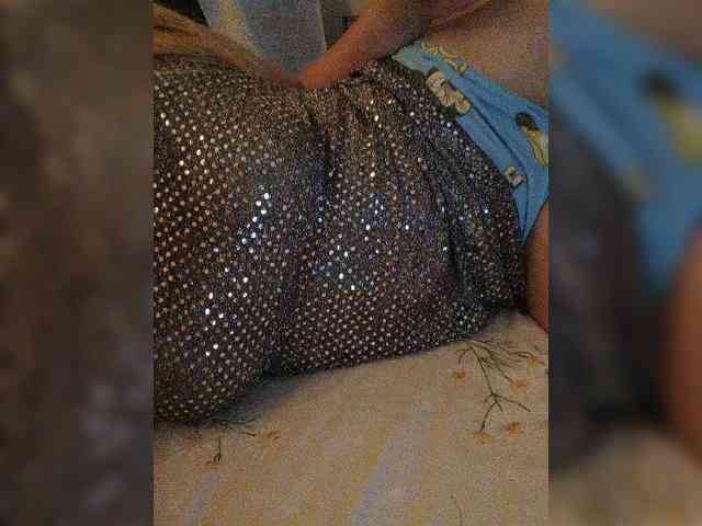 LIZISAHAROK webcam