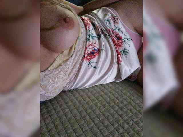 LIZISAHAROK webcam