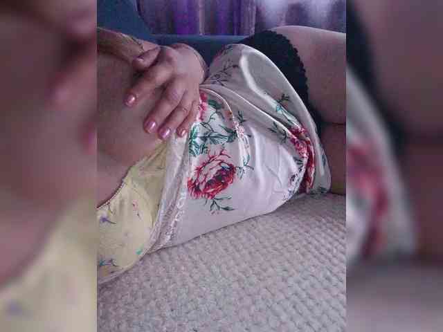 LIZISAHAROK webcam