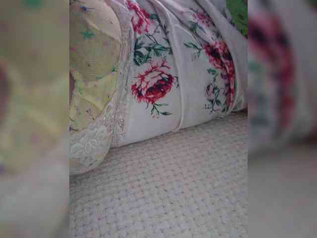 LIZISAHAROK webcam