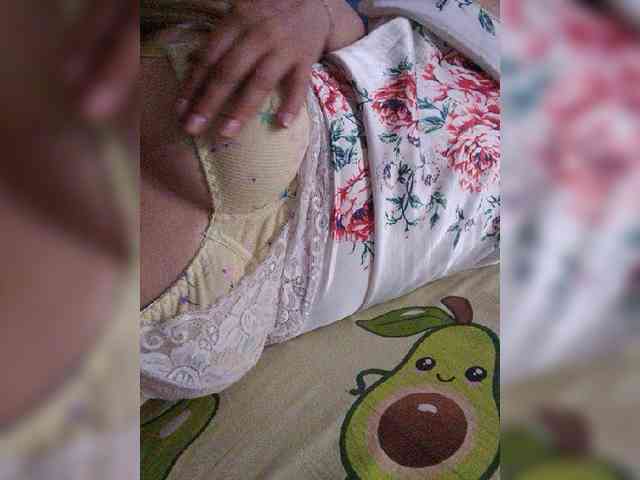 LIZISAHAROK webcam