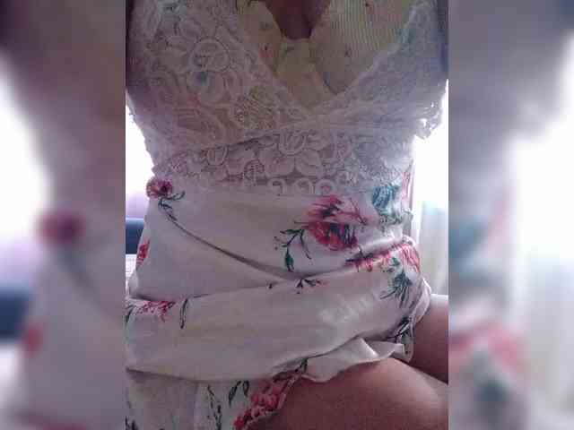 LIZISAHAROK webcam