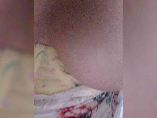 LIZISAHAROK webcam