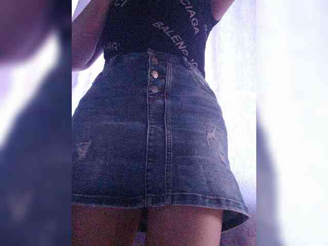 LIZISAHAROK webcam