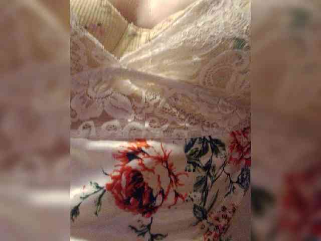 LIZISAHAROK webcam