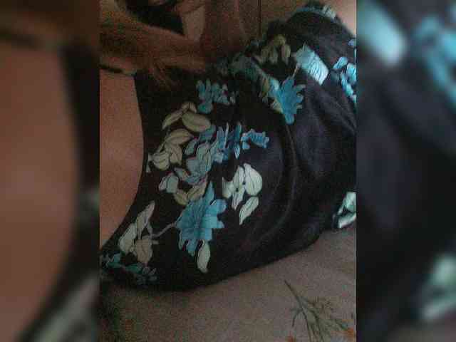 LIZISAHAROK webcam