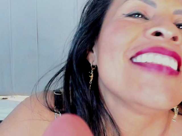 MilfSharoon's BongaCams show and profile