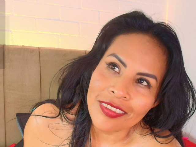 MilfSharoon live cam on BongaCams