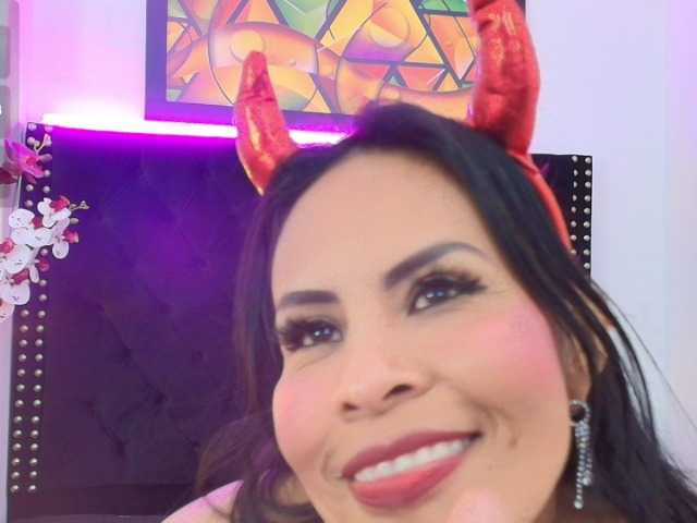 MilfSharoon live cam on BongaCams