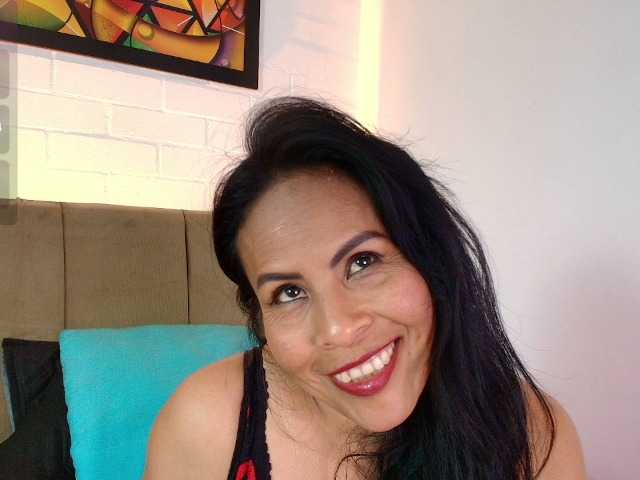 MilfSharoon live cam on BongaCams