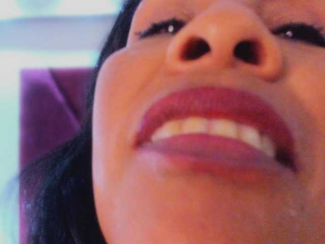 MilfSharoon live cam on BongaCams
