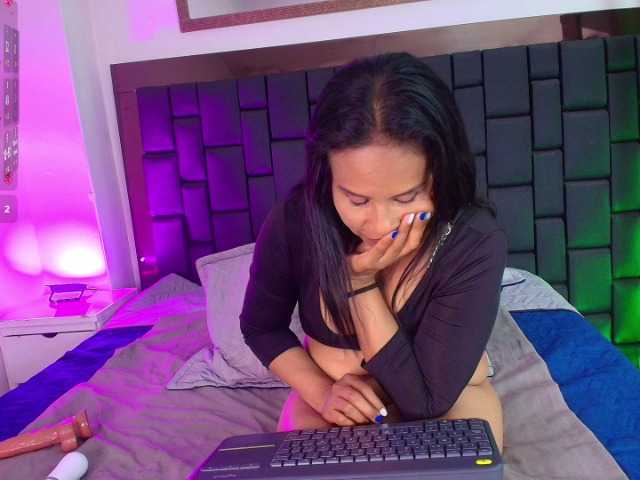 MilfSharoon live cam on BongaCams