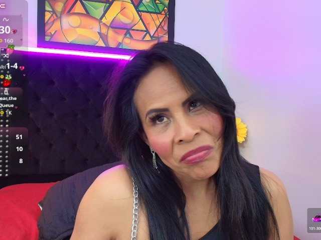 le modèle MilfSharoon est en webcam porno dans un show sur le site bongacams, il possède les tags suivants: Latino/Hispanic,Brunette,Trimmed