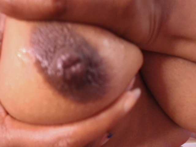 MilfSharoon live cam on BongaCams