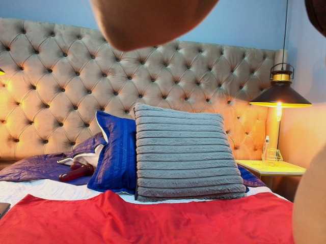 MilfSharoon's BongaCams show and profile