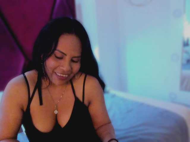 MilfSharoon live cam on BongaCams