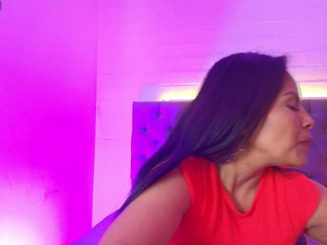 MilfSharoon live cam on BongaCams