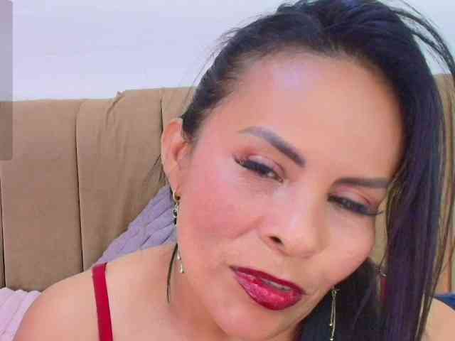 MilfSharoon webcam
